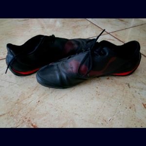 Puma Ferrari black shoes